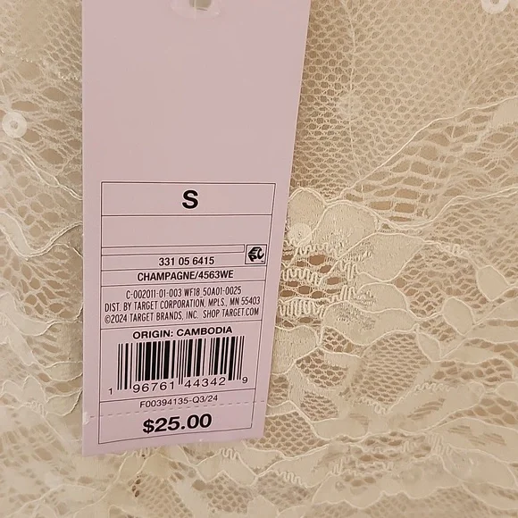 Elegant Cream Lace Skirt, Small - Picture 2 of 7